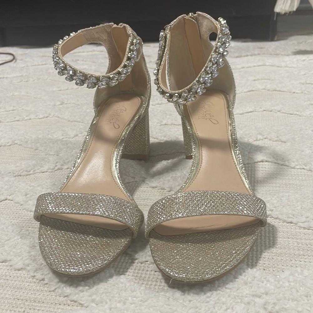 Jewel Badgley Mischka heels. Size 8.5.